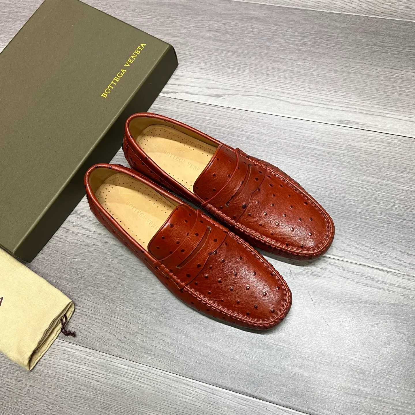 Factory price 458 new model BV〰️Handmade classic men's beanie shoes👉👉driving shoes, slip-on shoes, made of Italian imported cowhide, 💕water-dyed cowhide lining, 🔊original outsole, waterproof platform design, comfortable for the feet. A good choice for traveling and driving, two colors available, code number: 38-44, (45 can be customized)